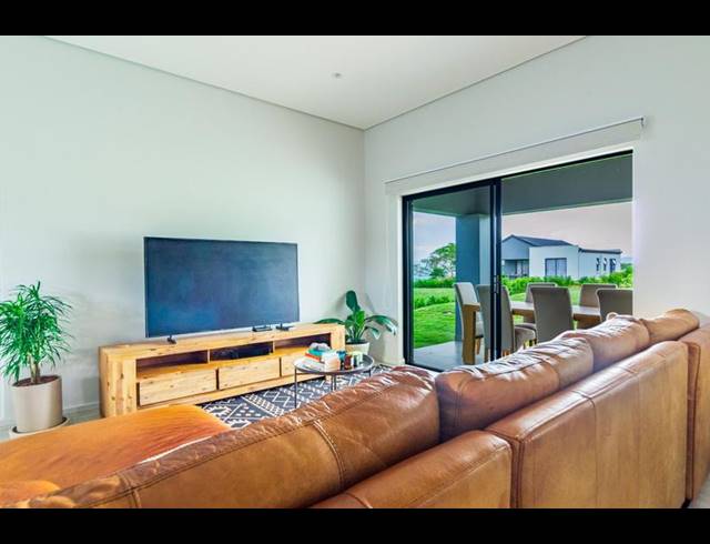 2 BEDROOM TOWNHOUSE FOR SALE IN HAYFIELDS